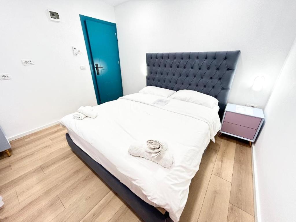Tirana Inn Hotel Екстер'єр фото