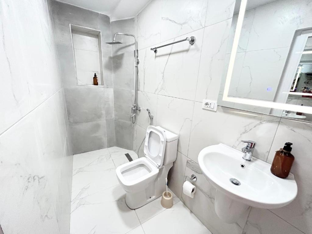 Tirana Inn Hotel Екстер'єр фото