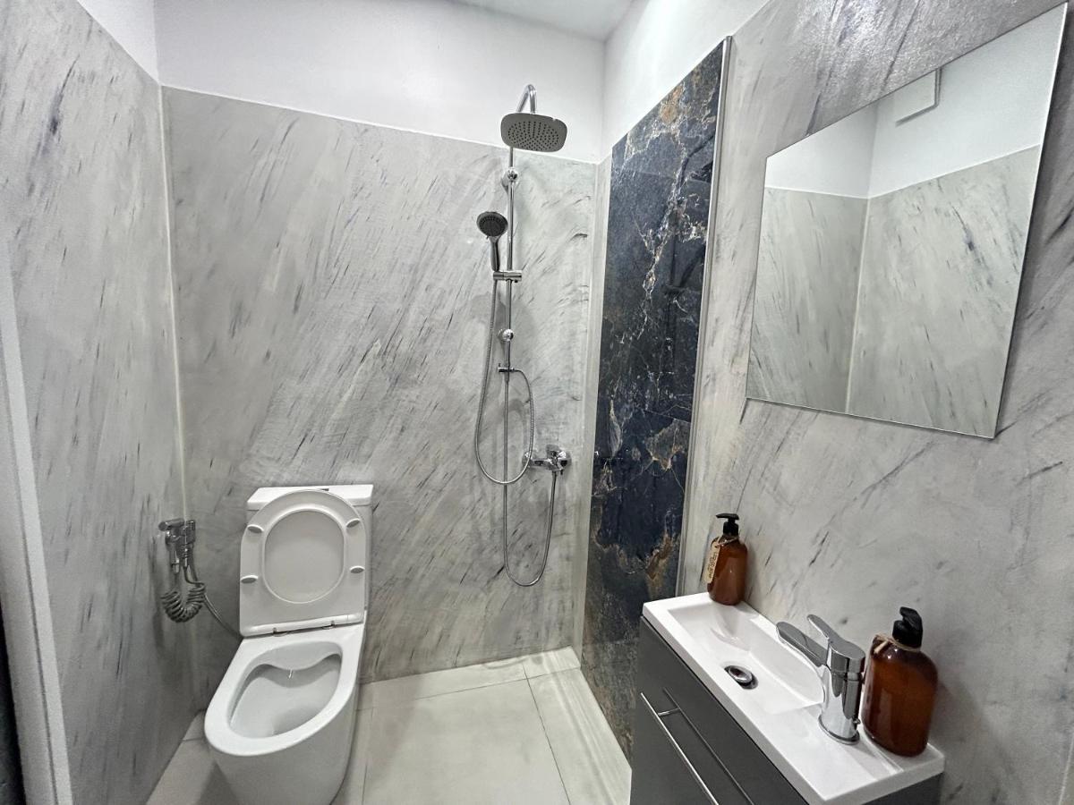 Tirana Inn Hotel Екстер'єр фото