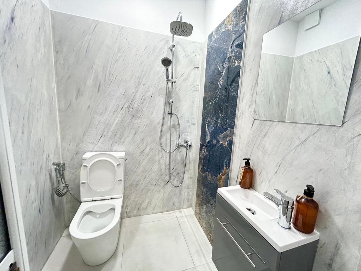 Tirana Inn Hotel Екстер'єр фото